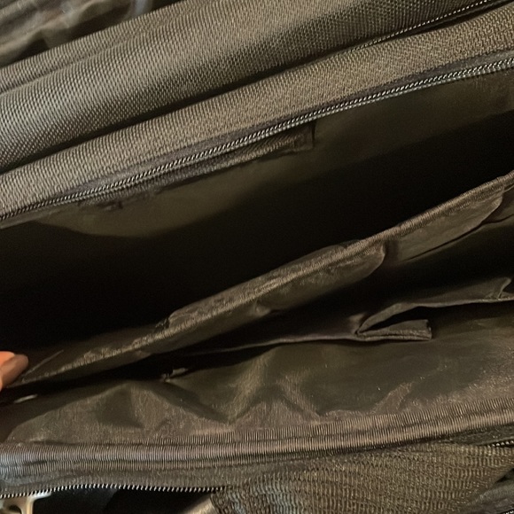 New! Computer laptop bag with lots of compartments. Briefcase. - Picture 6 of 12